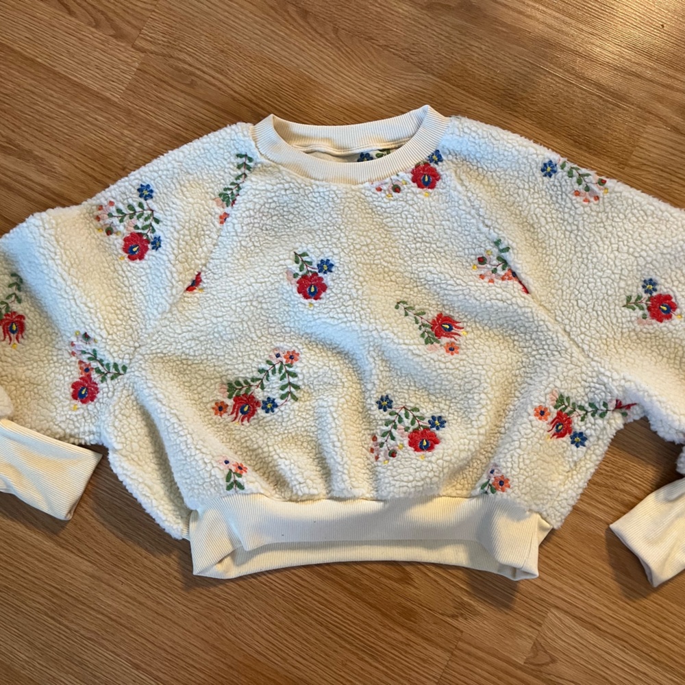 Urban Outfitters, Woman’s Fleece Crop Sweater, with Flower Decals, Size S/P